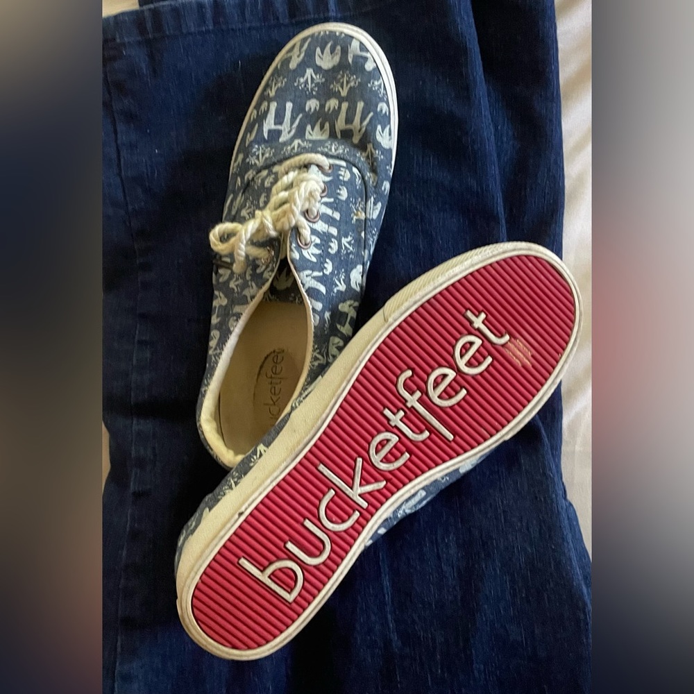 Bucketfeet canvas shoes